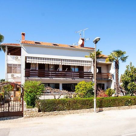 Apartment Nola By Rent Istria Porec Bagian luar foto