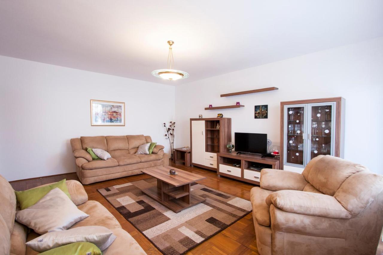 Apartment Nola By Rent Istria Porec Bagian luar foto